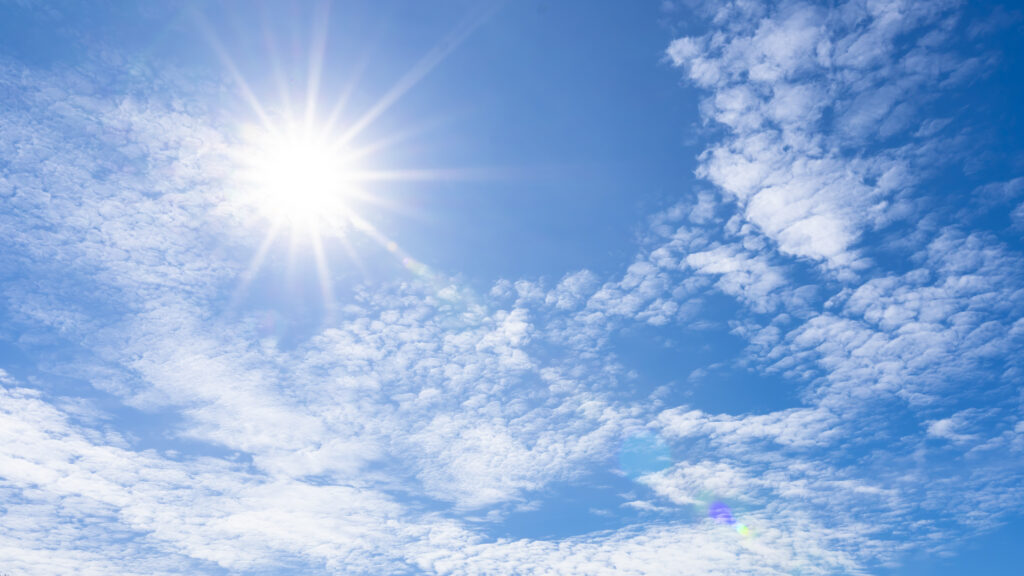 Even if you wear sunscreen daily, pigment can still be triggered by:
Heat (especially with melasma)
UVA rays (present year-round and through windows)
Everyday incidental exposure