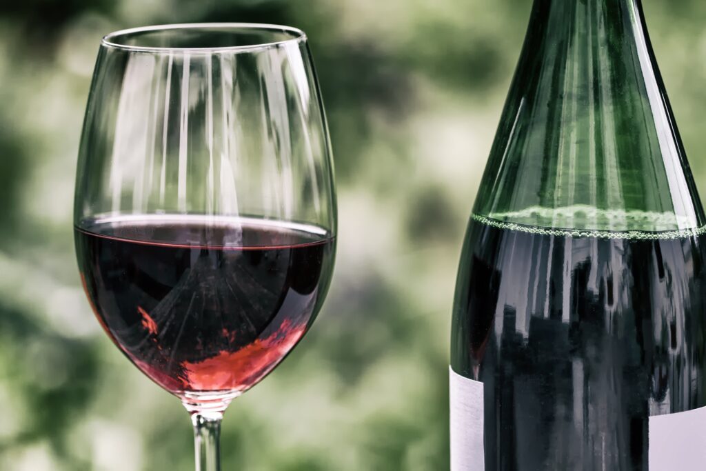 glass of wine alcohol dehydration effect on skin hydration for beautiful skin